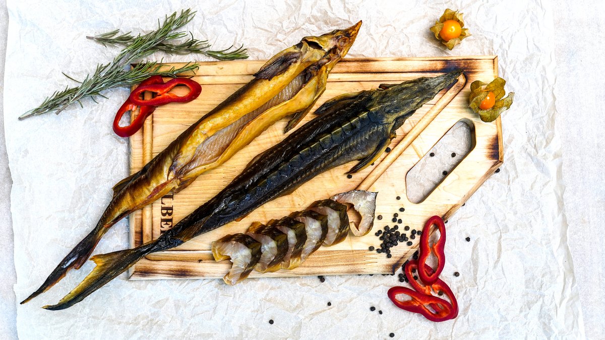 Стерлядь холодного копчения